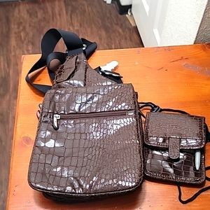 Travelon brown allegator travel crossbody bag with multiple pockets